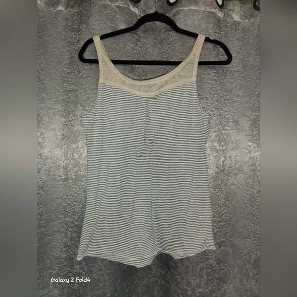 Two tone tank - Picture 3 of 9